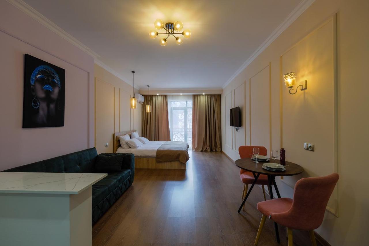 Iren River Side Apartments Тбілісі Екстер'єр фото