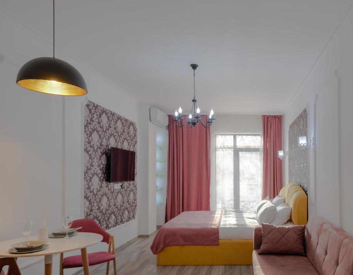 Iren River Side Apartments Тбілісі Екстер'єр фото